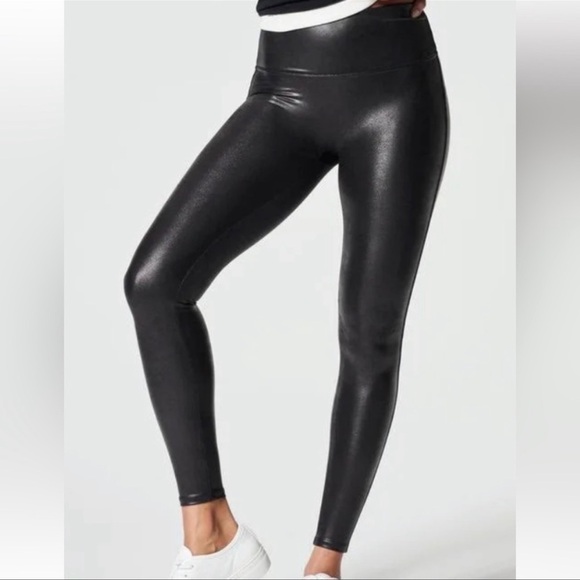 SPANX NEW FAUX LEATHER LEGGINGS SIZE XS - Picture 1 of 7